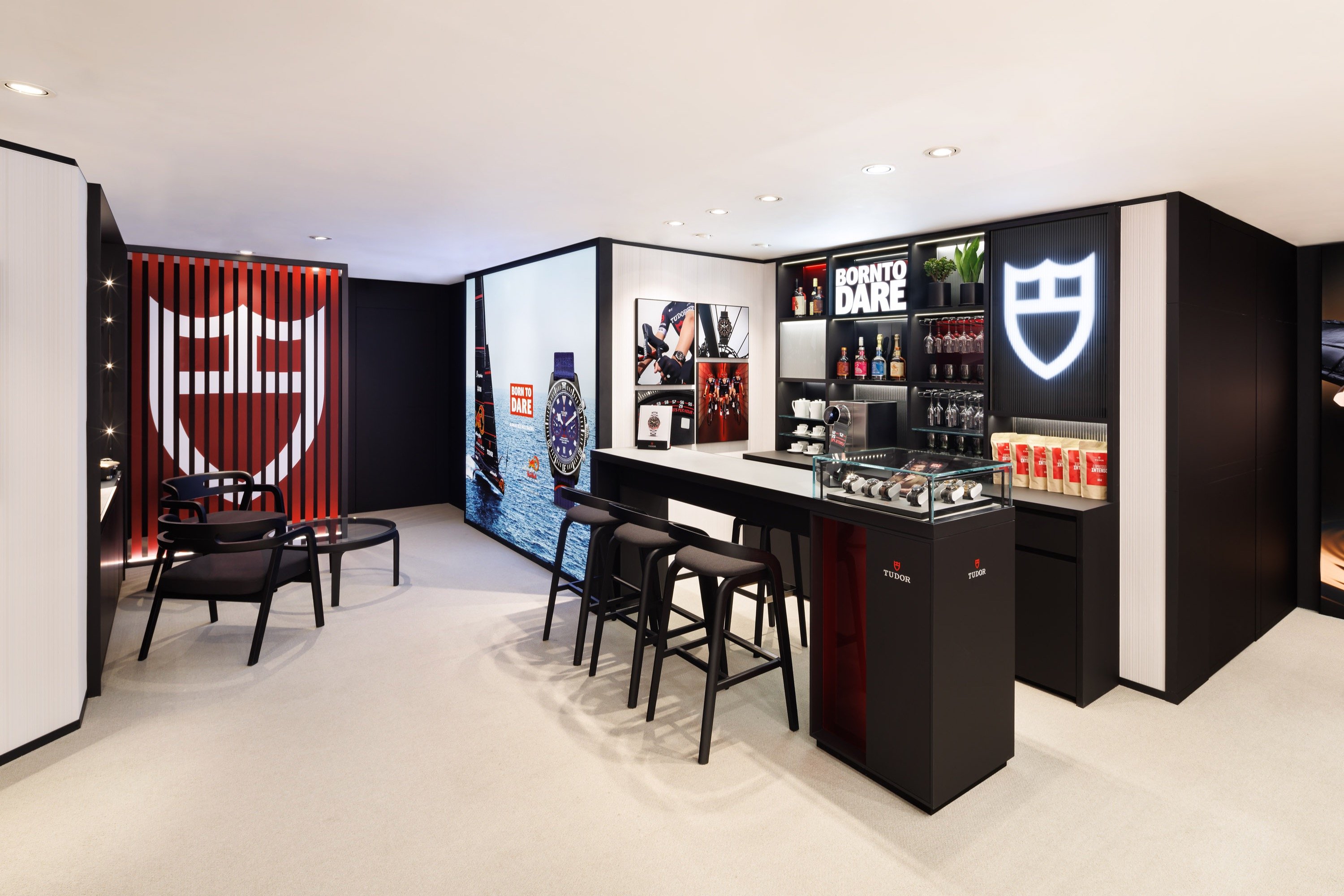 Tudor ｜iSQUARE新概念店 邊嘆咖啡邊揀錶