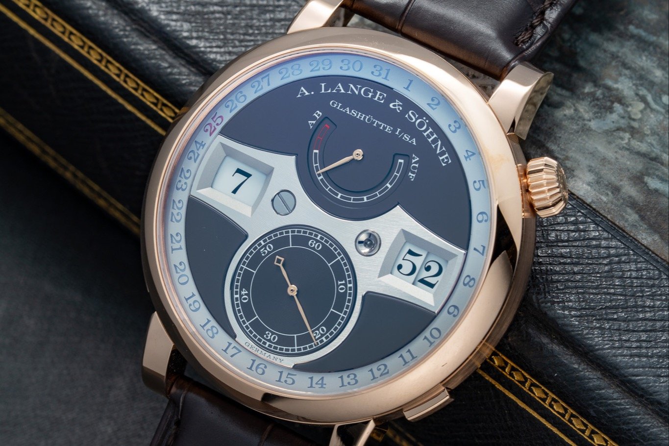 A. Lange & Söhne 新錶實拍｜Zeitwerk Date 添上溫暖玫瑰金調