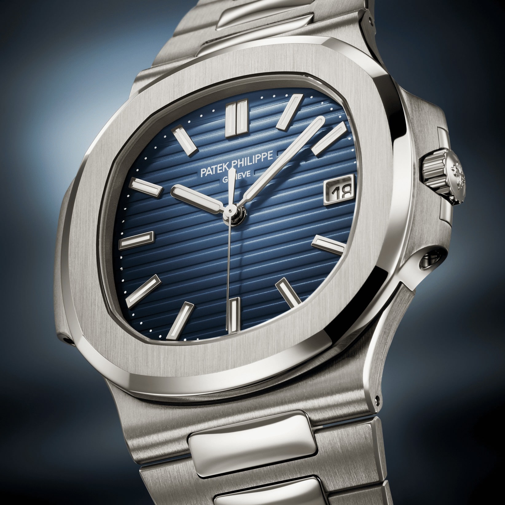 藍面鏈帶腕錶大檢閱｜不銹鋼版Historiques 222熱潮！Rolex藍勞、Tudor Black Bay新款、PP、AP都有 附價錢介紹