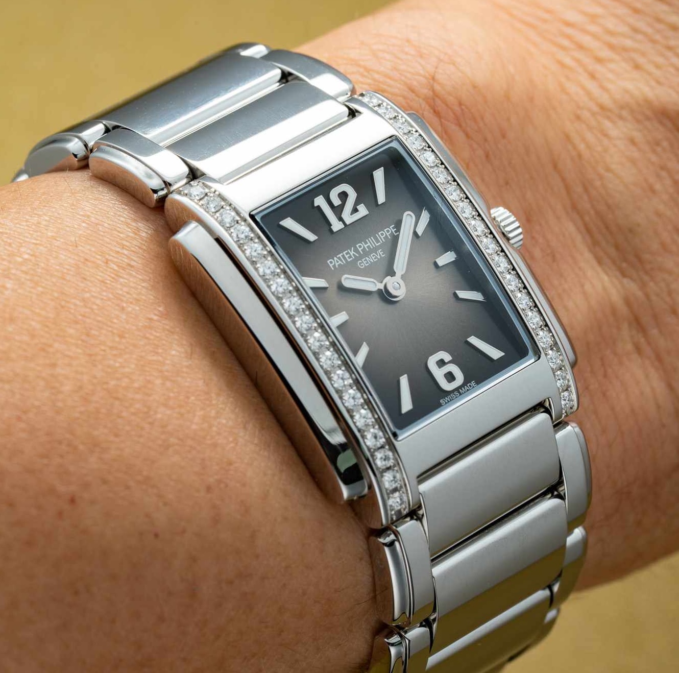 Patek Philippe Ref. 4910/1200A-010