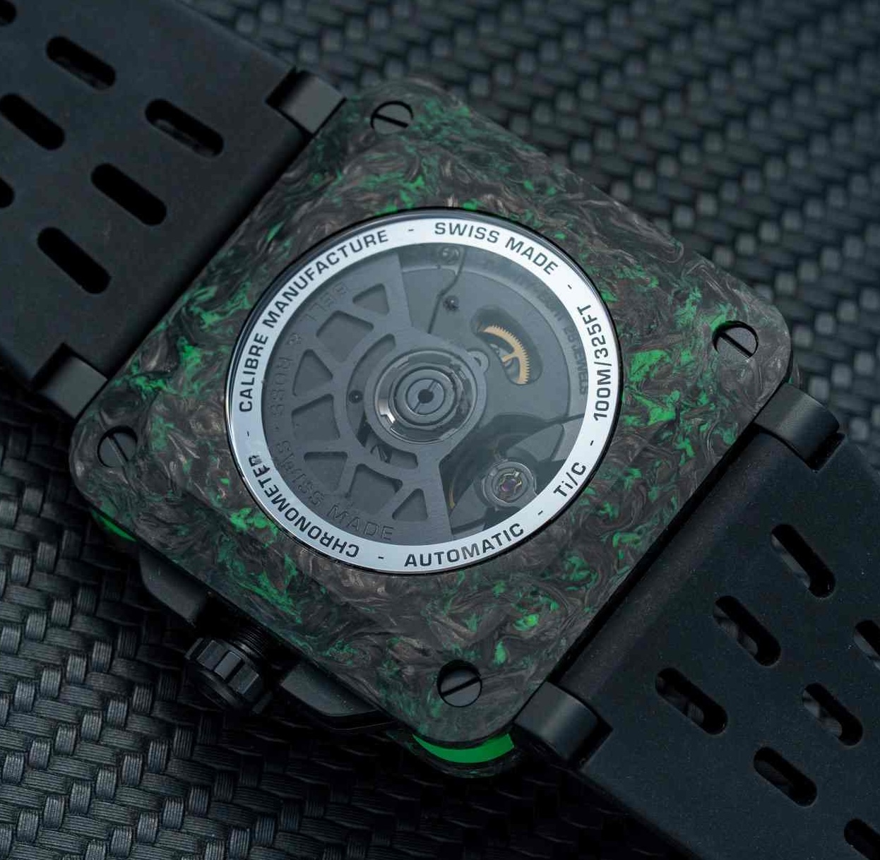 Bell & Ross｜新錶實拍：劃破黑暗的綠光 BR-X3 Night Vision