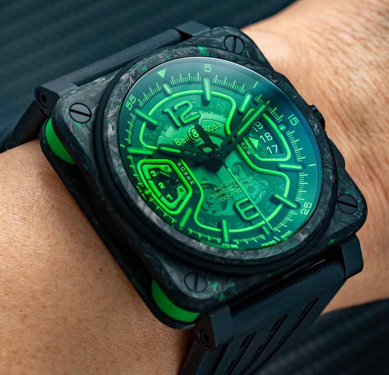 Bell & Ross｜新錶實拍：劃破黑暗的綠光 BR-X3 Night Vision