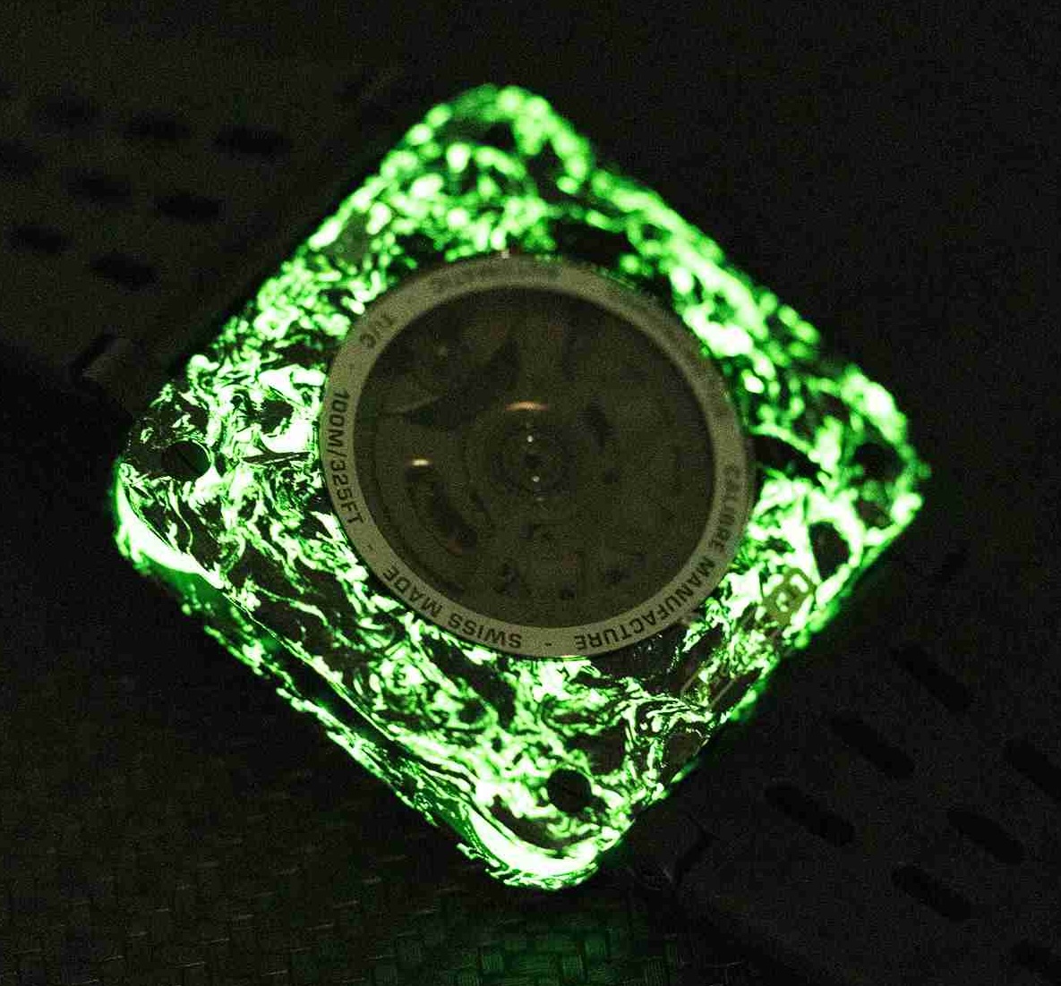 Bell & Ross｜新錶實拍：劃破黑暗的綠光 BR-X3 Night Vision