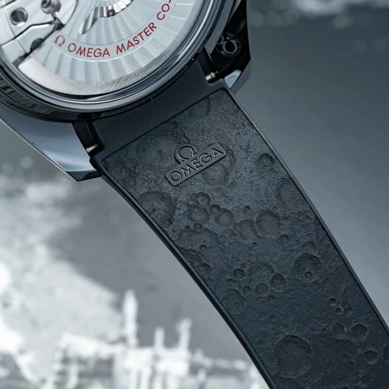 OMEGA｜Speedmaster七款Dark、Grey Side of the Moon黑灰陶瓷新作 實拍+重點介紹