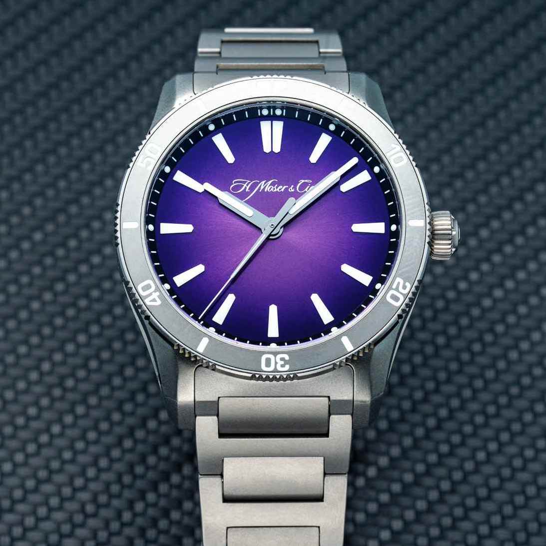 H. Moser & Cie.｜新錶實拍：景福限定電光紫Pioneer Centre Seconds Purple Mist