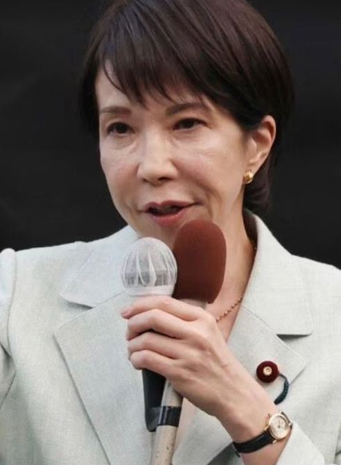 日本史上首位女性首相高市早苗戴甚麼腕錶？Breguet Classique 8067展現沉穩力量